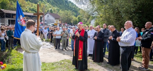 Zrin: 82. obljetnica stradanja Hrvata obilježena jubilarnim tridesetim hodočašćem