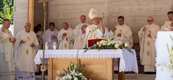 Biskup Medo na svetkovinu Velike Gospe u Krasnu