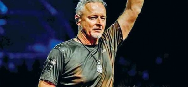 Pravoslavni svećenik se slikao s Thompsonom pa mu prijete smrću