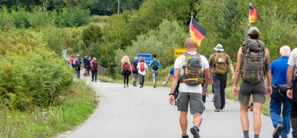 Preko 1.800 hodača koračalo rutama kroz Gospić i okolicu