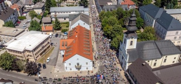 Više od tisuću ljudi protestiralo hodom protiv zagađenja opasnim otpadom