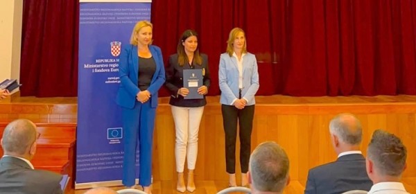 Općini Brinje 50.000 eura za modernizaciju cesta