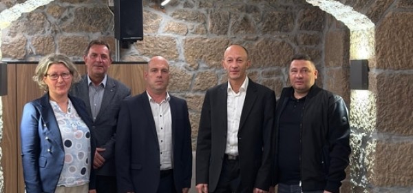 Potpisani ugovori za prijevoz učenika osnovnih škola u LSŽ 