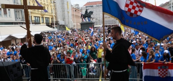 Tisuće i tisuće mladih na 8. Antunovskom hodu 