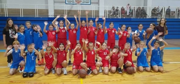 Prijateljska košarkaška utakmica ŽKK Otočac i ŽKK Gospić