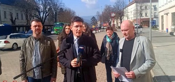 Troskot poručio iz Otočca: Je li se počeo paliti otpad u Lici da se zametne trag kompanijama?