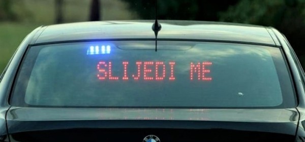 Malo se zanio pa - stisnuo gas