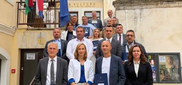 Uručeno 13 ugovora iz Programa gospodarske i društvene revitalizacije LSŽ