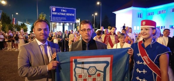 Glina dobila Trg hrvatske himne