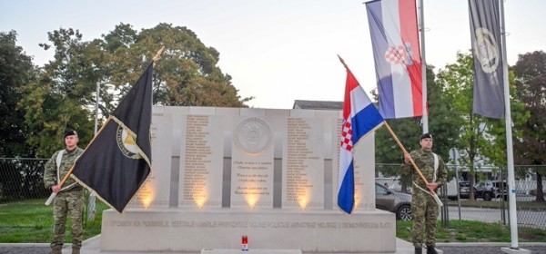 Pripadnici Vojne policije u hodnji za žrtve Vukovara