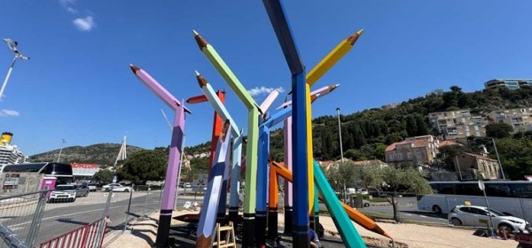 Spomenik djeci koju pobiše Srbijanci i Crnogorci
