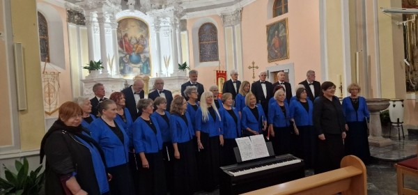 Veličanstven koncert zbora Jeka Primorja u Otočcu