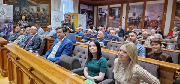 U Novom Vinodolskom održan znanstveni skup o pčelarstvu
