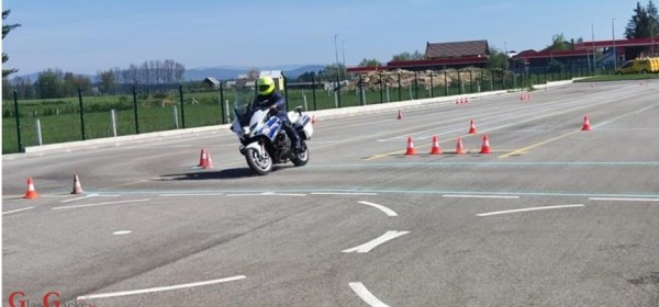 Policajci održali trening sigurne vožnje