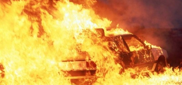 Automobil se zapalio, žrtve izgorjele
