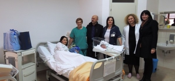 Šimun Rudelić prva je beba rođena u gospićkom rodilištu u 2018.