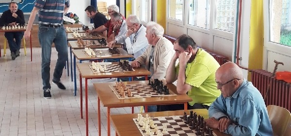 Šahovska simultanka velemajstora Roberta Zelčića