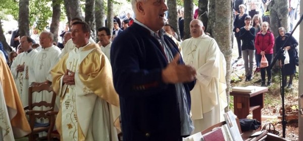 Zahvala Špiki na 25 godina vođenja zborova u svetištu MB Krasnarske