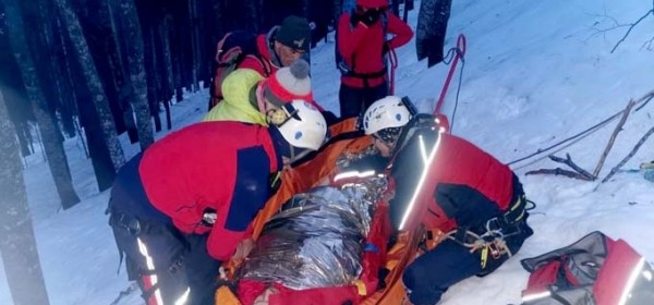 U dramatičnoj akciji na Velikom Alanu spašen planinar s teškim ozljedama 
