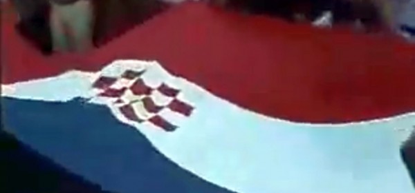 21. prosinca 1990. Zagreb – zamijenjena službena zastava RH koja je imala početno bijelo polje na grbu