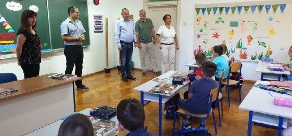 Gradonačelnik Grada Senja Sanjin Rukavina ispratio osnovnoškolce u nove školske pobjede