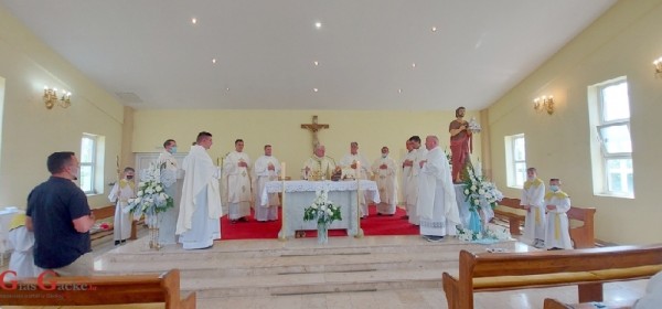 Biskup Križić predvodio slavlje sv. Iva-na Krstitelja i jubileja crkve u Gračacu